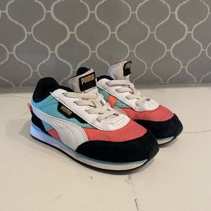 Girls Puma 10C